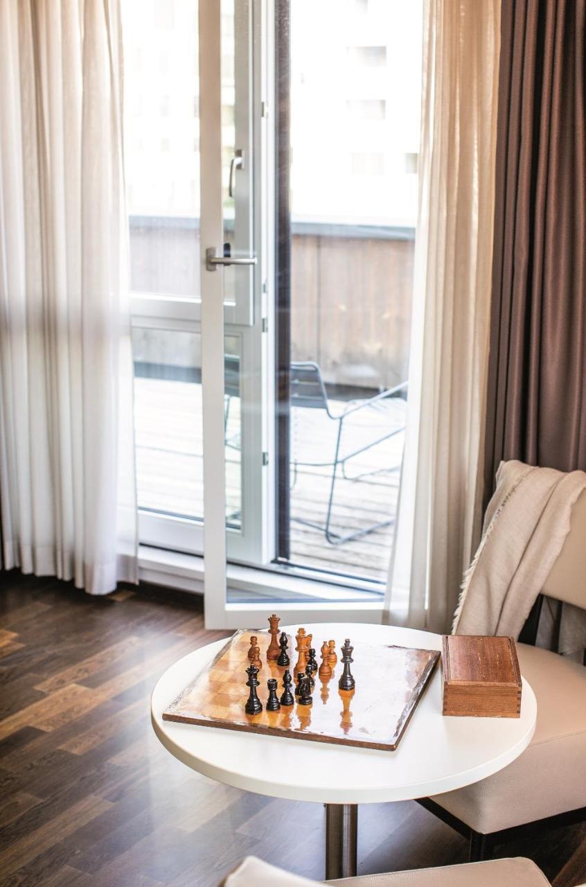 Executive Double Room (71 in bed width)